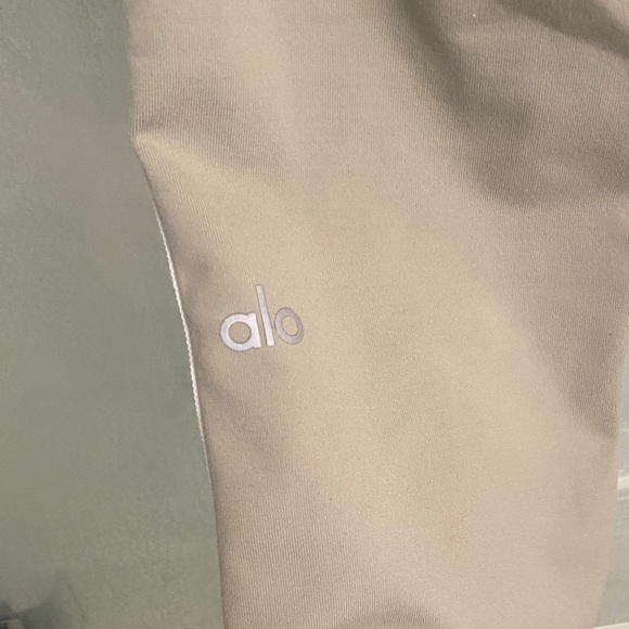 ALO Yoga Taupe Leggings - Picture 3 of 4